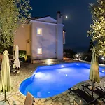 Evie Villa