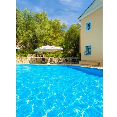 Evie Nisaki (Corfu)
